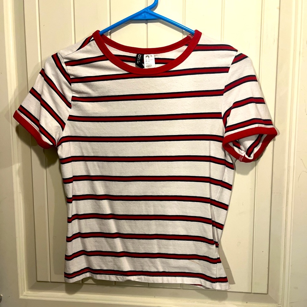 DIVIDED brand Women’s M tee with red, black, white stripes